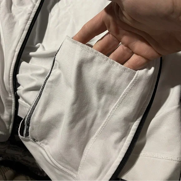 Avenue white activewear jacket size 26/28 - Picture 7 of 8